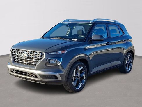 Used 2024 Hyundai Venue SEL image 3
