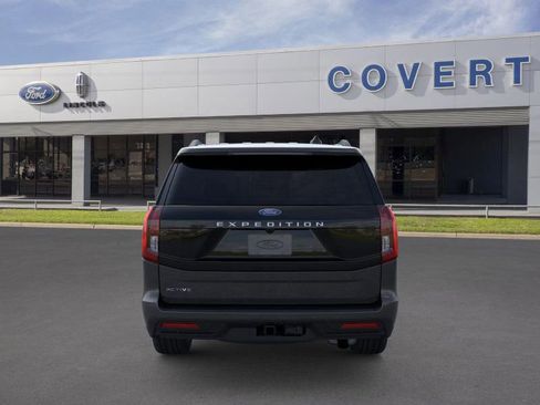 New 2025 Ford Expedition Active image 5