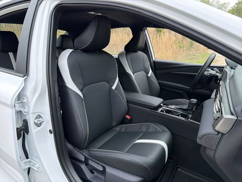 Used 2026 Toyota Camry SE w/ Convenience Package image 13