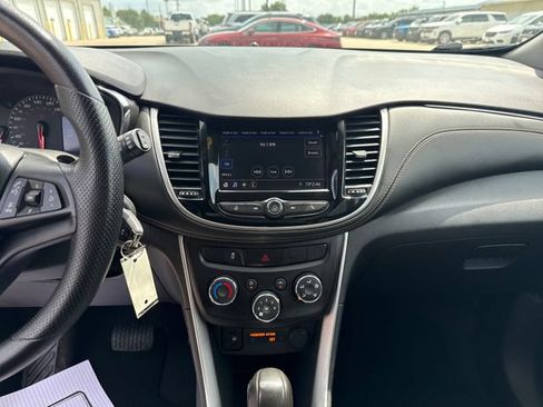 Used 2020 Chevrolet Trax LS w/ Tint and Cruise Package FWD image 15