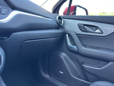 Used 2023 Chevrolet Blazer LT w/ Sound & Technology Package FWD image 16