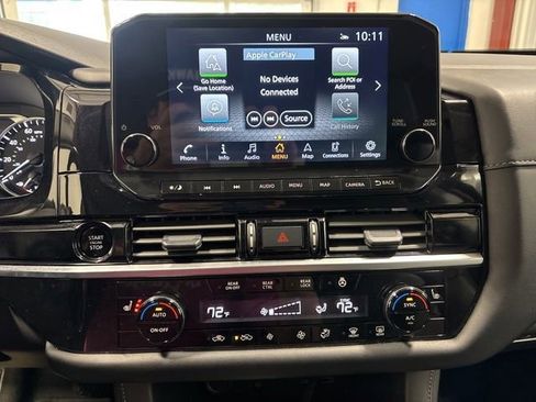 Used 2025 Nissan Pathfinder SL AWD/4WD image 29