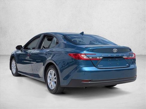 Used 2025 Toyota Camry LE w/ Convenience Package image 8