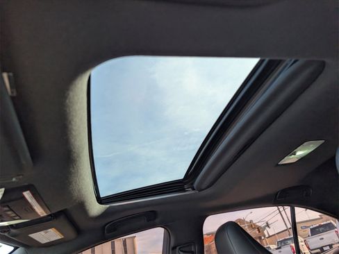 Used 2022 Toyota Corolla XSE image 16