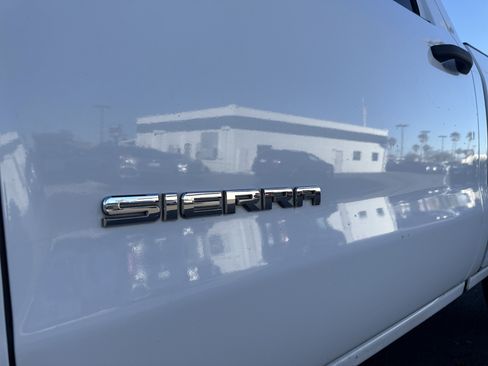 Used 2014 GMC Sierra 1500 4x4 Regular Cab image 8