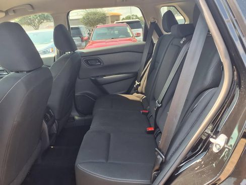 Used 2024 Nissan Rogue S FWD image 18