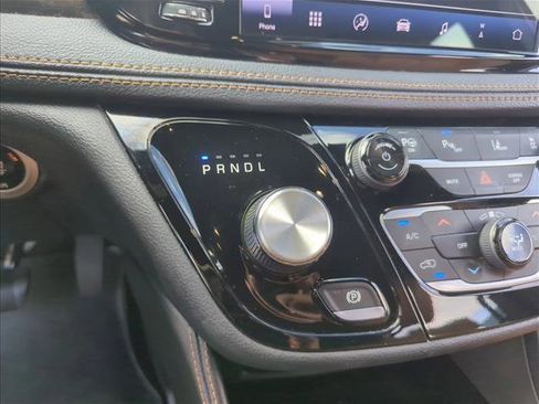 Used 2021 Chrysler Pacifica Pinnacle image 11