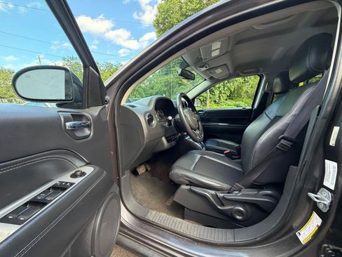 Used 2014 Jeep Compass Latitude AWD/4WD image 19