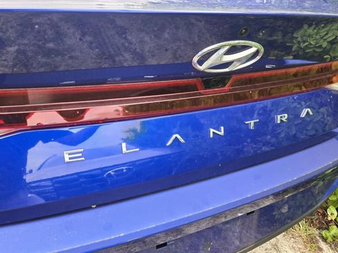 Used 2023 Hyundai Elantra SEL w/ Convenience Package image 6