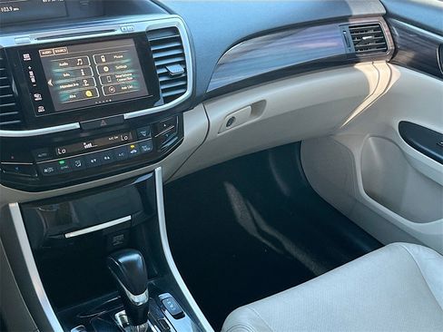 Used 2016 Honda Accord EX-L image 23