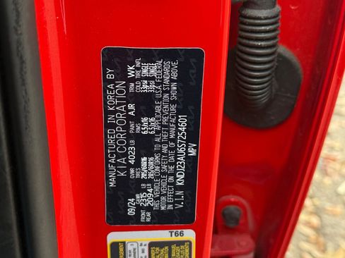 Used 2025 Kia Soul LX w/ LX Technology Package image 23