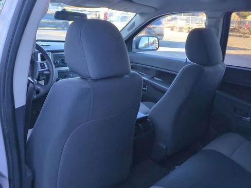 Used 2010 Jeep Grand Cherokee Laredo image 16