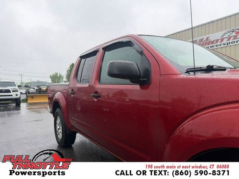 Used 2015 Nissan Frontier SV w/ SV Value Truck Package AWD/4WD image 2