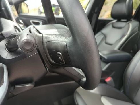 Certified 2025 Jeep Compass Latitude w/ Sun & Sound Group AWD/4WD image 15
