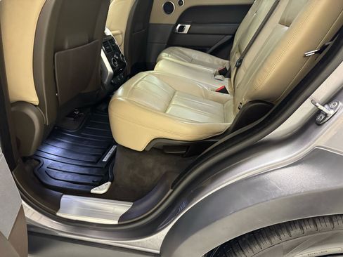 Used 2020 Land Rover Range Rover Sport HSE image 18