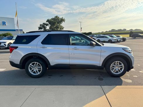 New 2026 Ford Explorer Active AWD/4WD image 8