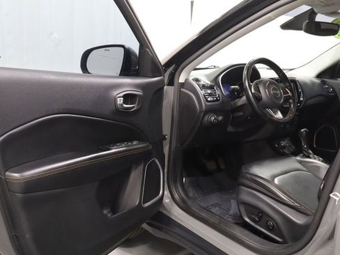 Certified 2020 Jeep Compass Limited image 10