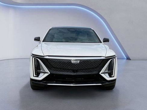 New 2025 Cadillac Lyriq Luxury image 9
