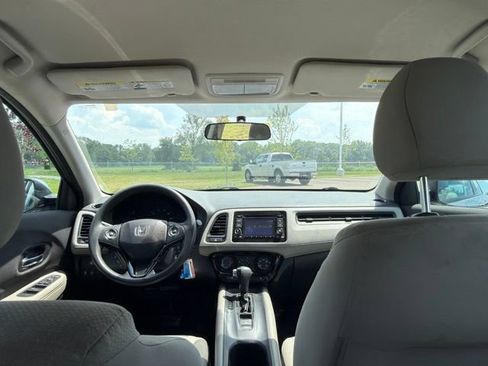 Used 2019 Honda HR-V LX image 13