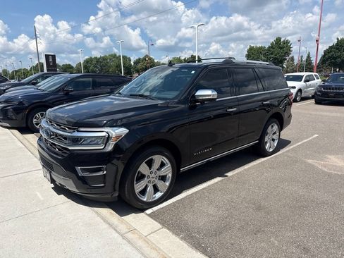 Used 2024 Ford Expedition Platinum AWD/4WD image 4