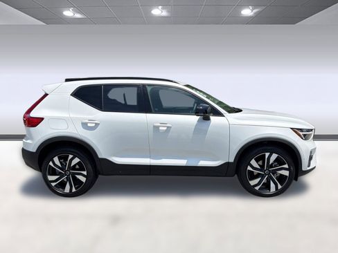New 2026 Volvo XC40 B5 Ultra w/ Climate Package AWD/4WD image 8