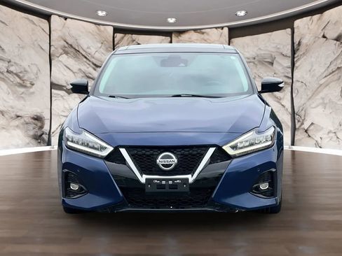 Used 2020 Nissan Maxima Platinum w/ Sport Mat Group FWD image 2