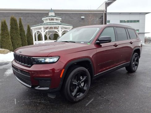 Used 2024 Jeep Grand Cherokee L Altitude AWD/4WD image 2
