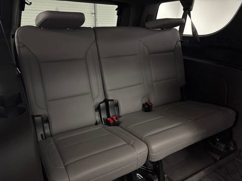 Used 2023 Chevrolet Suburban Z71 w/ Luxury Package image 26