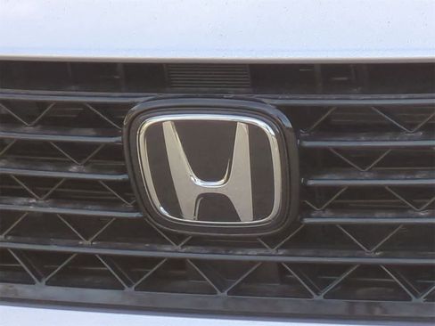 New 2025 Honda Accord SE image 18