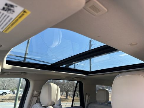 Used 2021 Lincoln Navigator Reserve w/ Luxury Package image 7