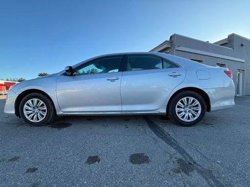 Used 2012 Toyota Camry LE image 7