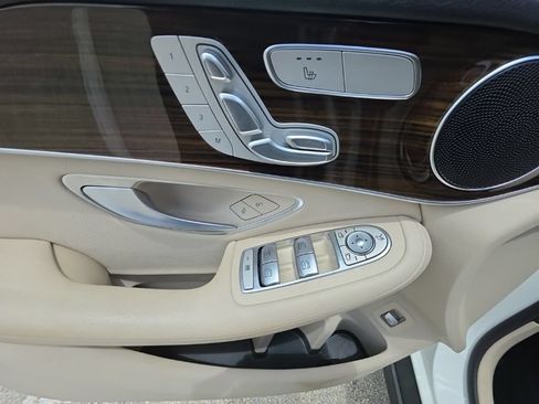 Used 2022 Mercedes-Benz GLC 300 image 14