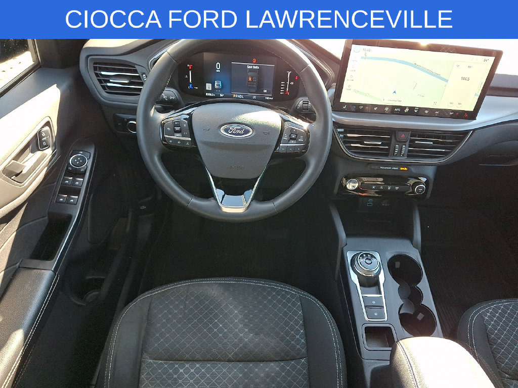 Used 2023 Ford Escape Active w/ Tech Pack #1 AWD/4WD image 2