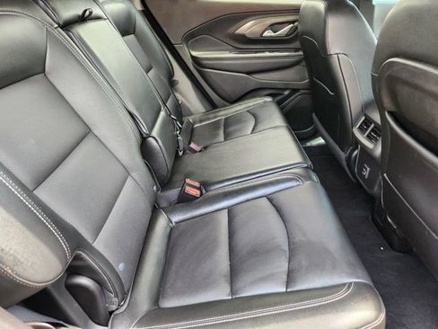 Used 2024 GMC Terrain SLT FWD image 30