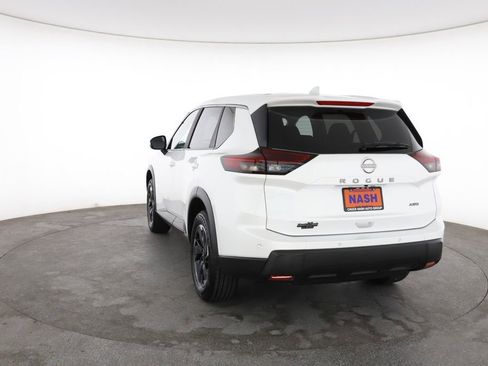 Used 2025 Nissan Rogue SV AWD/4WD image 10