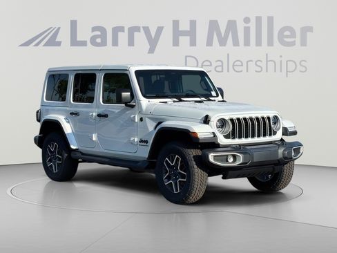 New 2026 Jeep Wrangler Unlimited Sahara AWD/4WD image 8