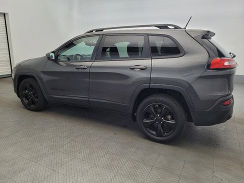 Used 2015 Jeep Cherokee Latitude FWD image 3