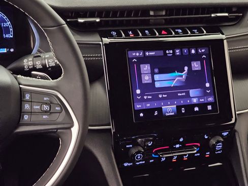 New 2026 Jeep Grand Cherokee Laredo AWD/4WD image 18