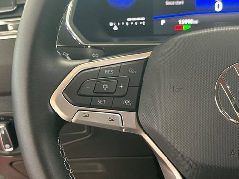 Certified 2023 Volkswagen Tiguan SE w/ Panoramic Sunroof Package image 30