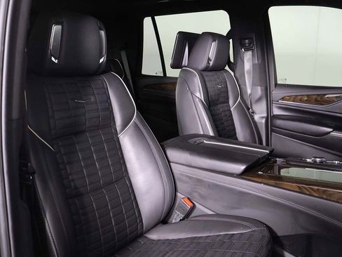 Used 2024 Cadillac Escalade Sport Platinum w/ LPO, ONYX Package AWD/4WD image 36