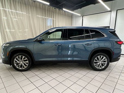 Certified 2025 Buick Enclave Preferred image 10