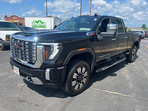 Used 2025 GMC Sierra 2500 Denali AWD/4WD image 4