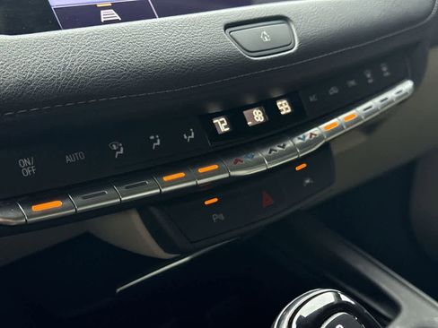 Used 2023 Cadillac XT4 Premium Luxury FWD image 20