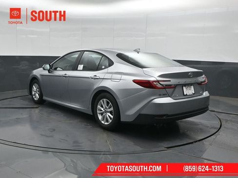 New 2026 Toyota Camry LE w/ Convenience Package FWD image 8