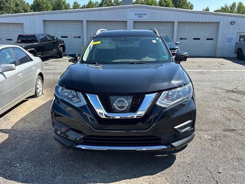 Used 2017 Nissan Rogue SV w/ Sun & Sound Touring Package FWD image 4