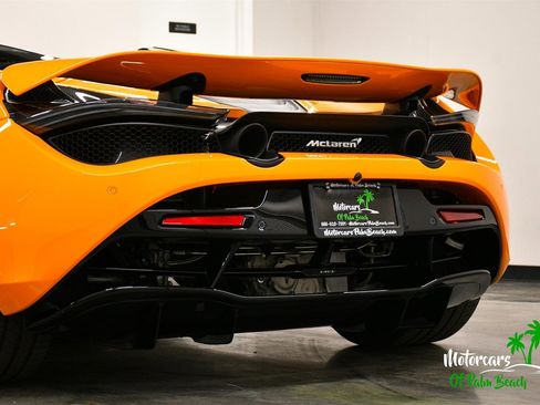 Used 2023 McLaren 720S Spider image 10