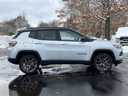 New 2026 Jeep Compass Limited image 41