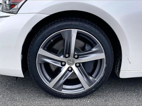 Used 2017 Lexus IS 200t w/ Premium Package RWD image 7