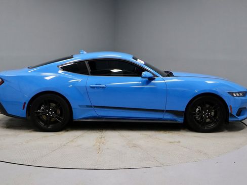Used 2025 Ford Mustang EcoBoost image 6