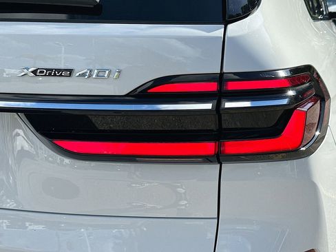 Used 2023 BMW X7 xDrive40i w/ M Sport Package image 33